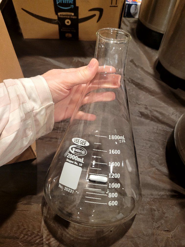science grade glass beakers 2000 ml or 4000 ml