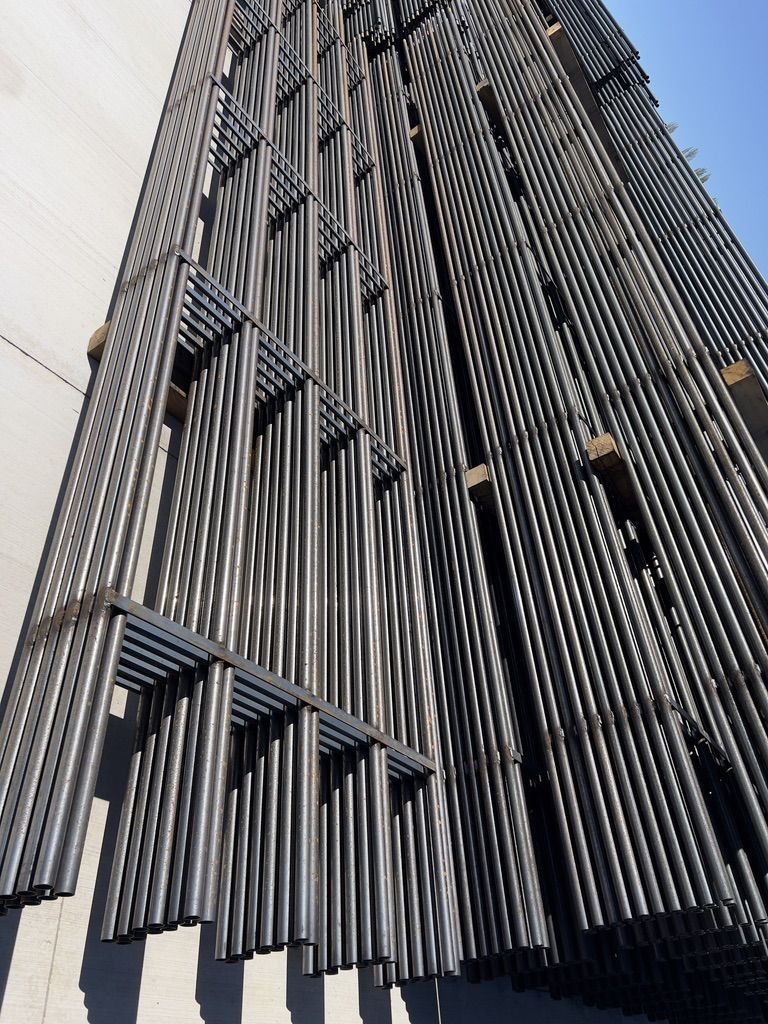 Continuous Fence 5 Rail x 48" x1-1/4"