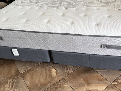 Pillow Top Mattress with Box Springs and metal frame $200 king size complete bed