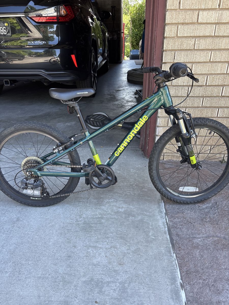 Cannondale Kids Trail 20-inch Mountain Bike - Green, Great Condition, Ready to Ride!