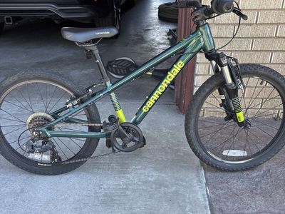 Cannondale Kids Trail 20-inch Mountain Bike - Green, Great Condition, Ready to Ride!