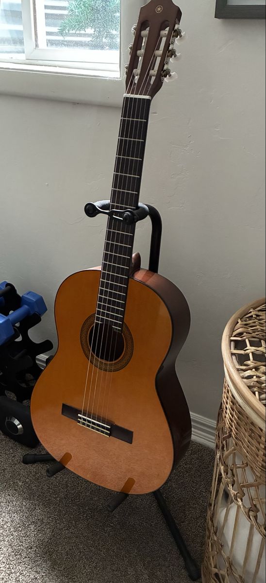 Yamaha CG102 Classical Acoustic Guitar - Natural Finish, Excellent Condition