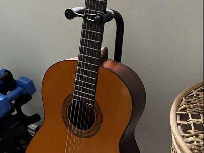Yamaha CG102 Classical Acoustic Guitar - Natural Finish, Excellent Condition