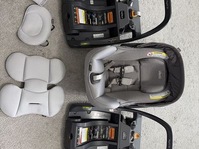 Chicco Keyfit 35 Car Seat with Extra Base Infant Car Seat