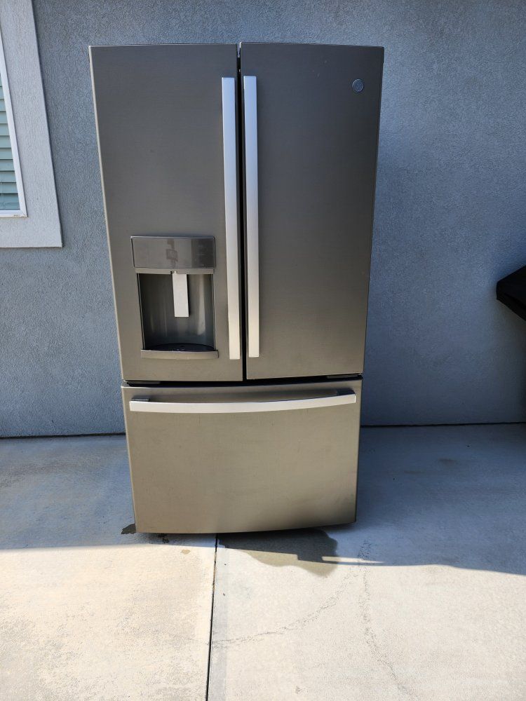 GE French Door Refrigerator with Ice & Water Dispenser, Bottom Freezer, Black Stainless Steel
