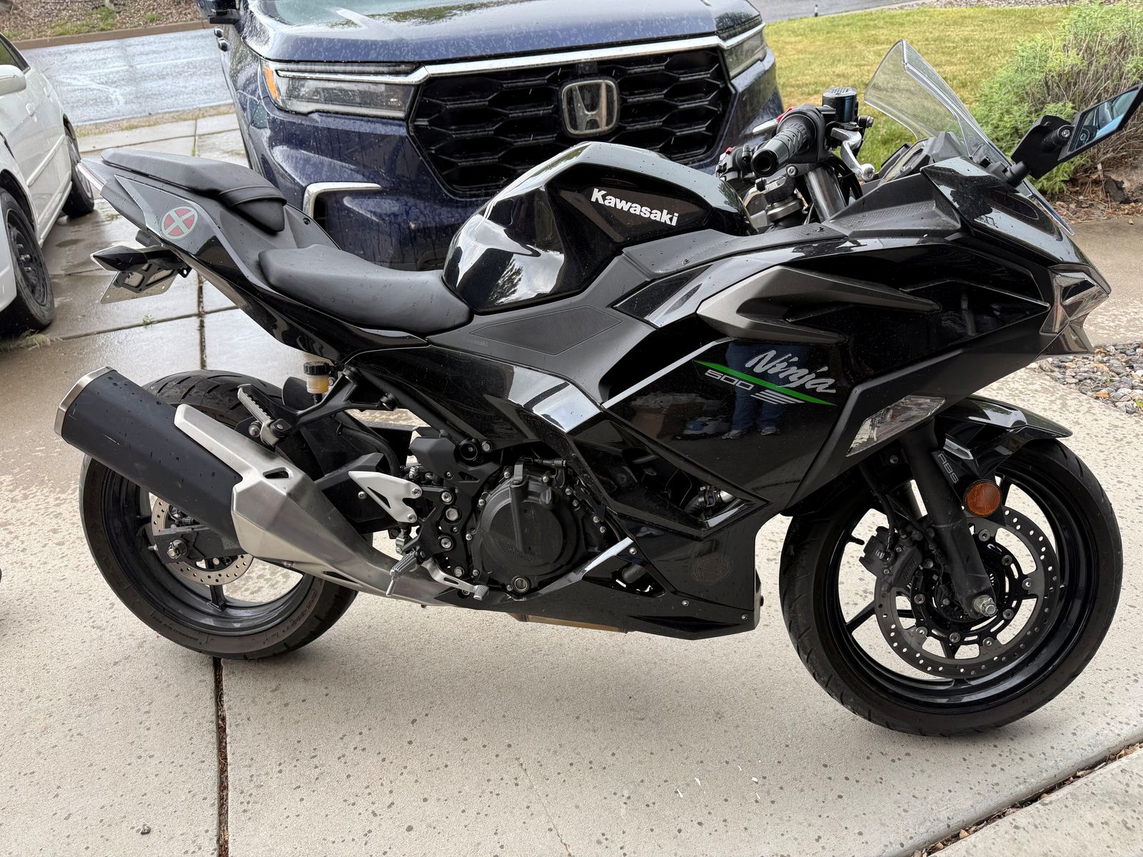 2024 Kawasaki Ninja 500, 1,919 miles, excellent condition