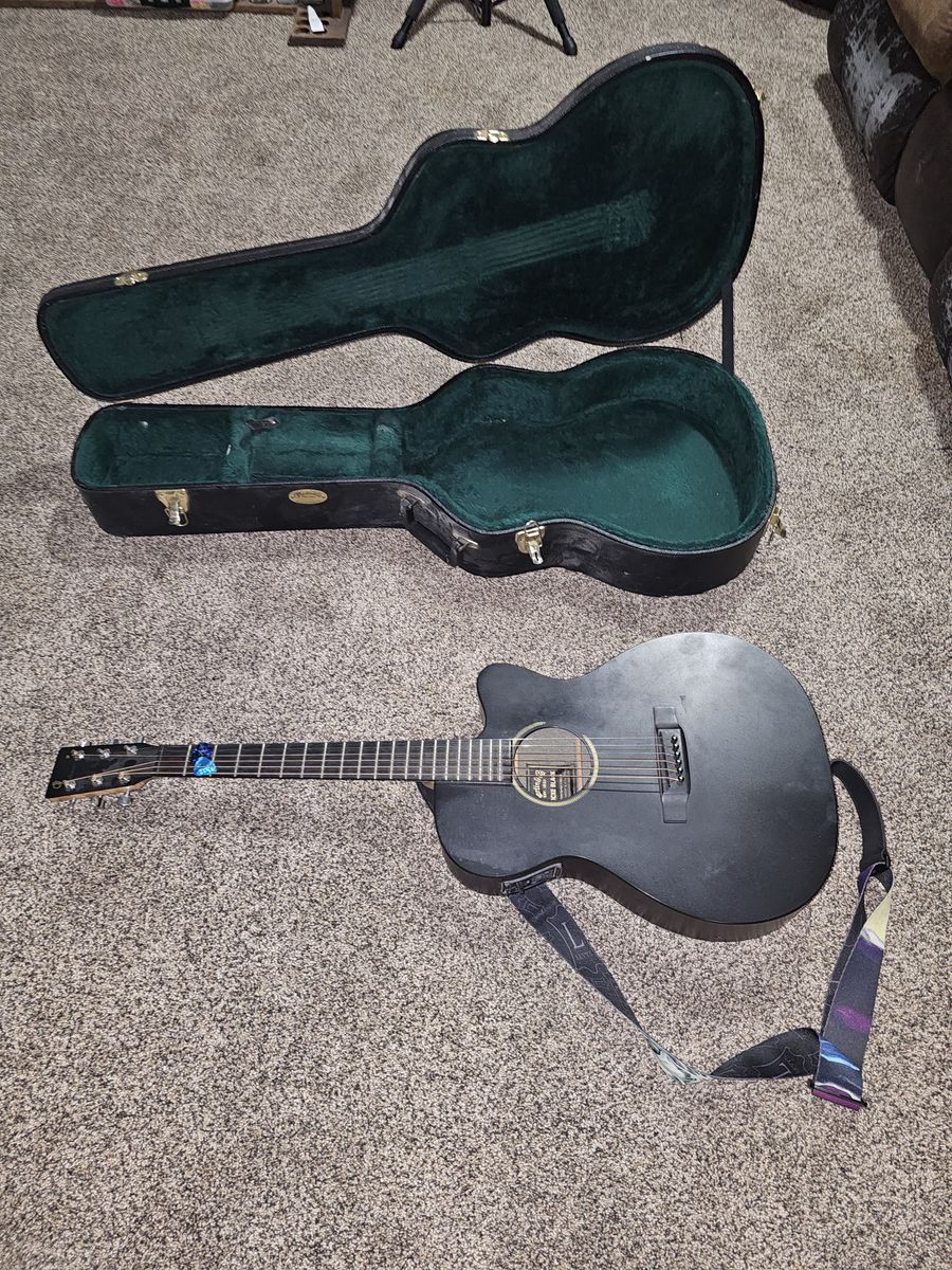 Martin 000CXE Black Acoustic-Electric Guitar with Hard Case and Strap