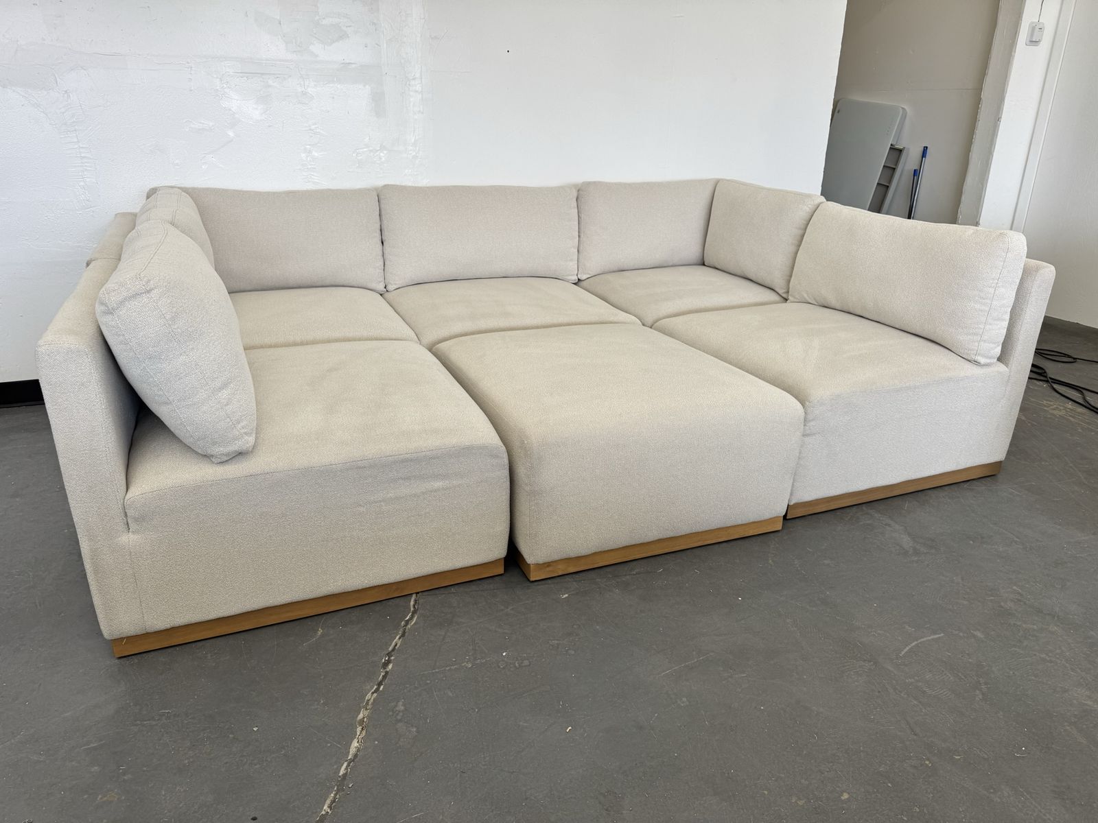 COSTCO HENREDON BOUCLE MODULAR SECTIONAL COUCH