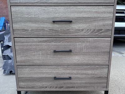 Modern Gray Wood-Grain 4-Drawer Dresser with Black Metal Base