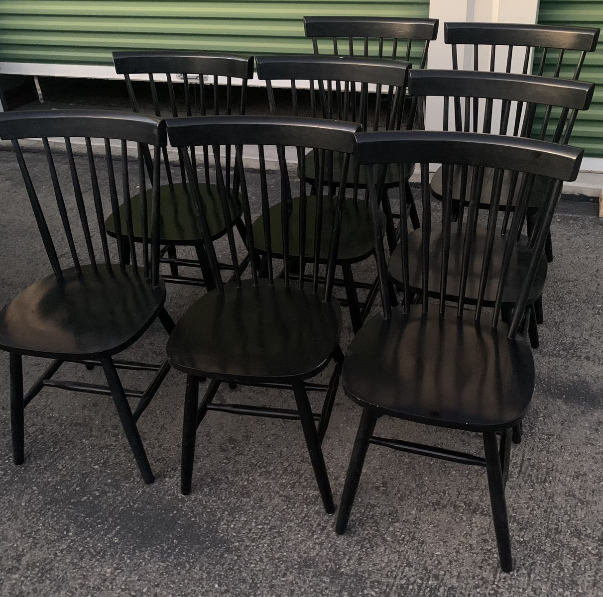 4 LEFT!! BEAUTIFUL BLACK WINDSOR FARM STYLE CHAIRS