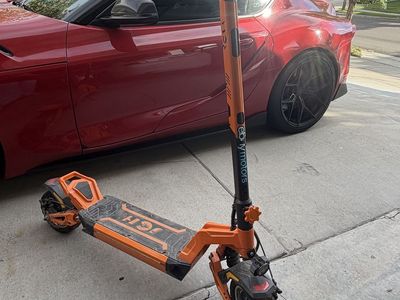 JOH electric hyper scooter. NEEDS NEW BATTERY. top speed-45 mph