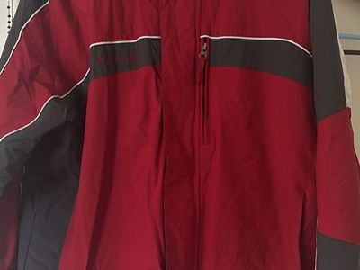 Columbia Sportswear Men's XL Red/Gray Winter Jacket - Omni-Tech Waterproof Coat
