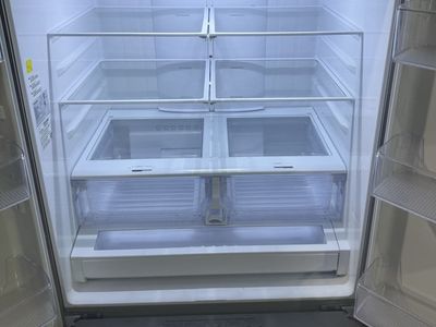 Samsung Family Hub Refrigerator RF28T5F01SR — 28 cu ft French Door — $995