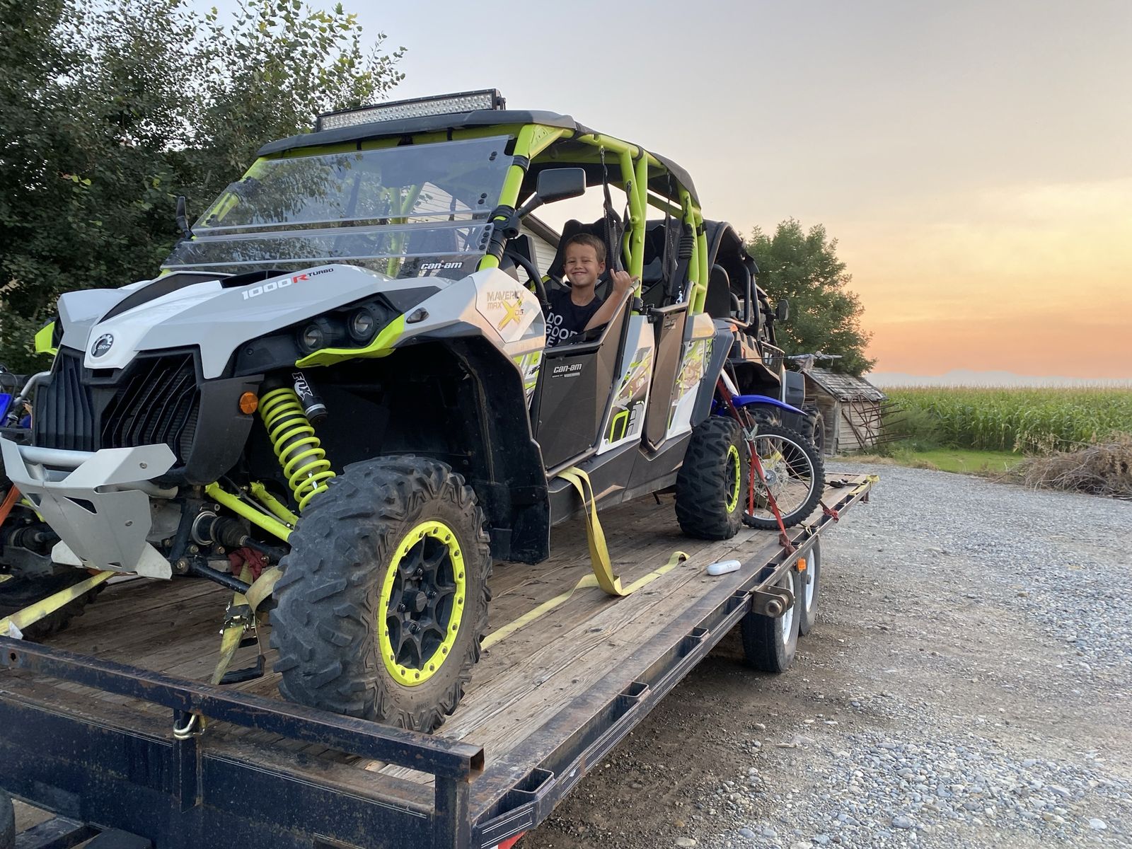 2015 Canam Maverick Max Turbo 30” Maxxis Tires, WiFi Warn Winch and Front Bumpr Pro Armor Doors, 3 Way Can-am Windshield, 48” LE