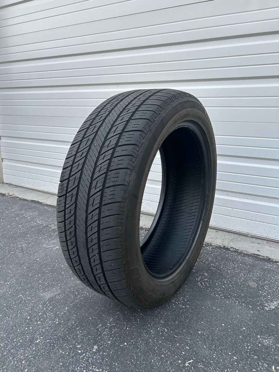 245/50R20 Tiger Paw Tire - 60%