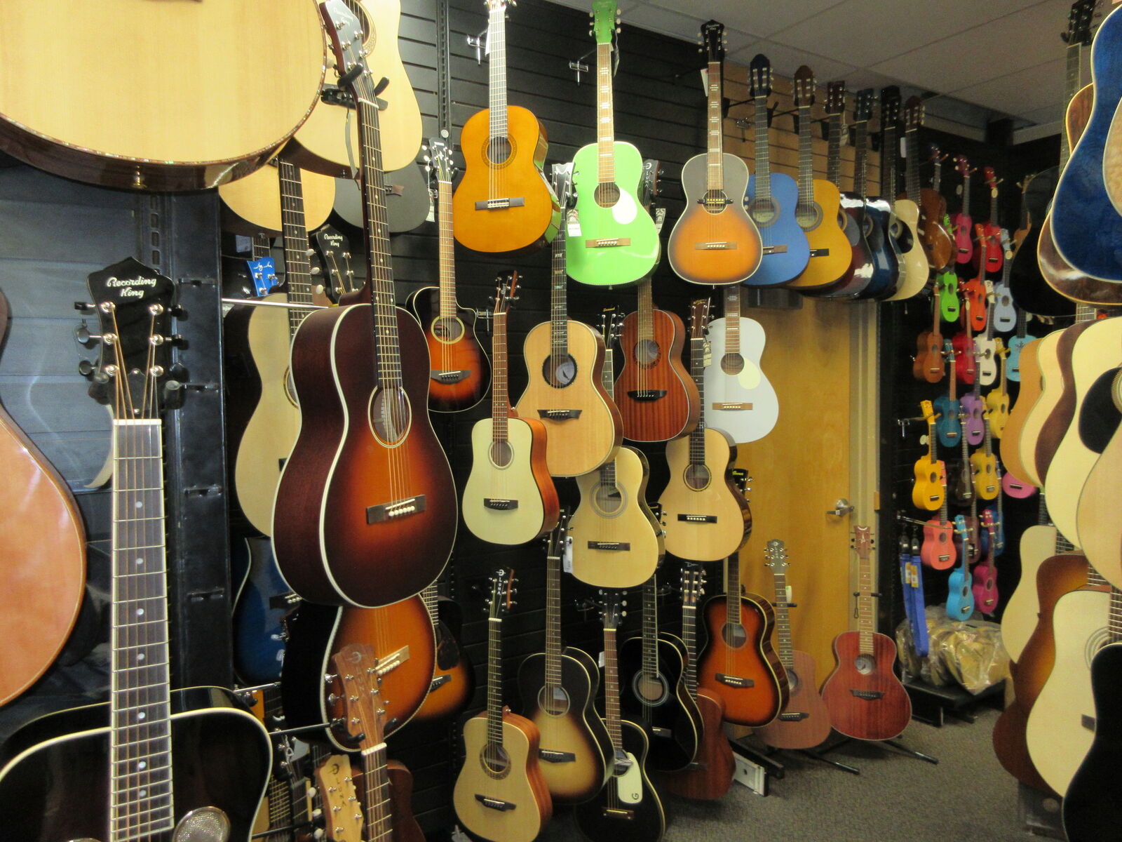 SALE KIDS ACOUSTIC GUITARS OVER 50 IN STOCK