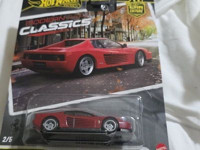 Hot Wheels Modern Classics Ferrari Testarossa 2/5 Car Culture Diecast Vehicle