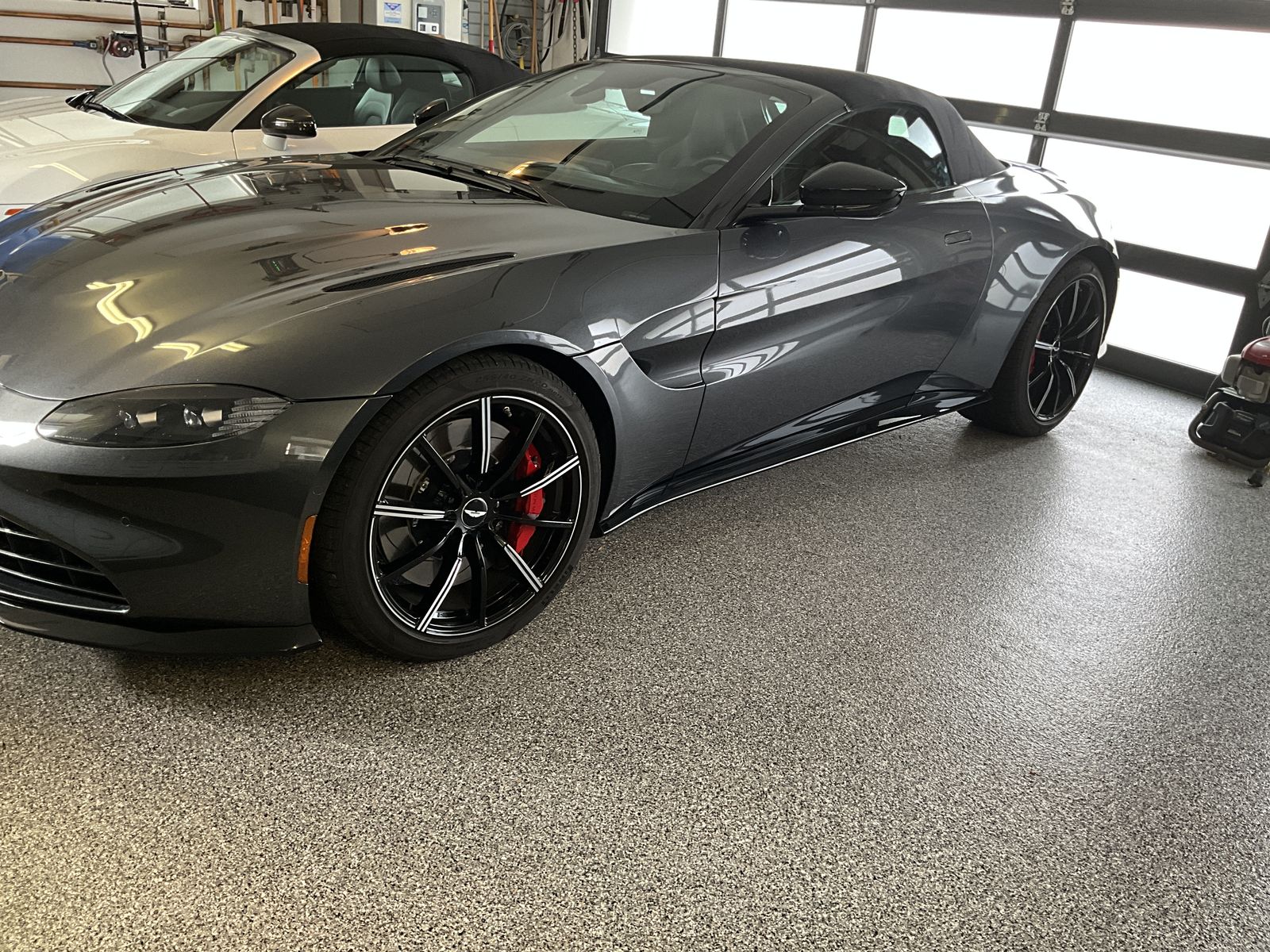 2021 Aston Martin Vantage Base