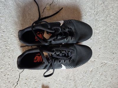 Nike Zoom Rival M9 Track & Field Spikes - Black/Orange - Size 3- Used