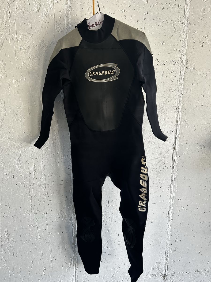 Wet suit