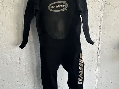 Wet suit