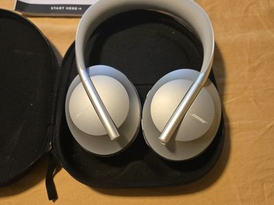 Bose Noise Cancelling Headphones 700 Silver Over-Ear with Case & Manual