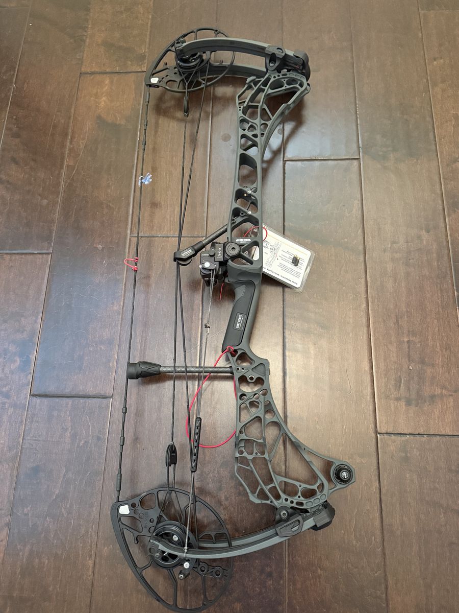 Mathews Arc 30 hunting compound bow Hamskea rest