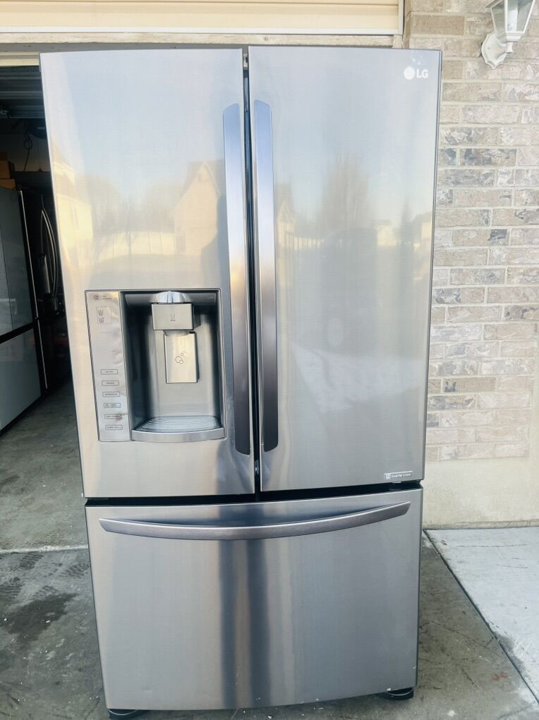 $690 OBO GOOD FRIDGE LG BLACK STAILESS STEEL