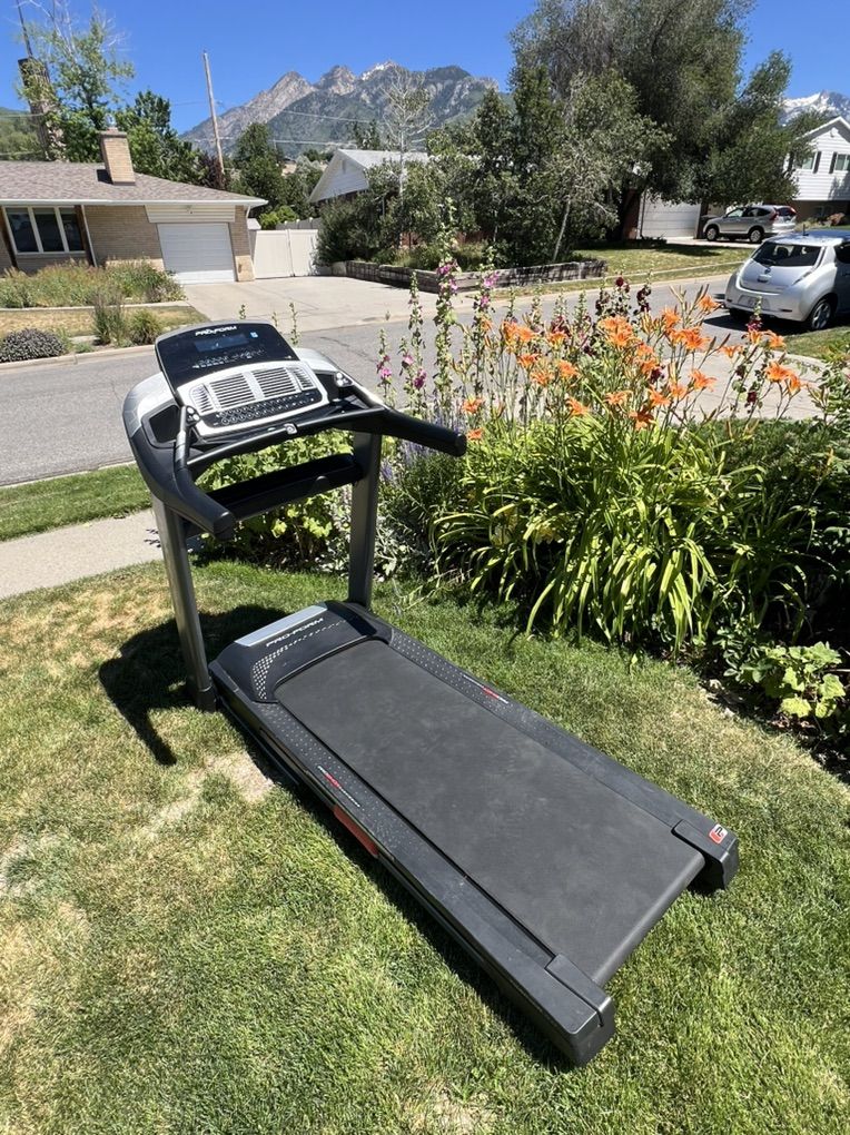 Pro-Form Trainer 8.0 Treadmill Excellent Condition