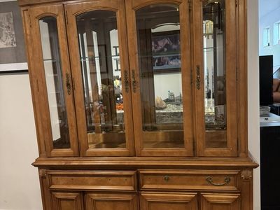 Beautiful Broyhill China Hutch