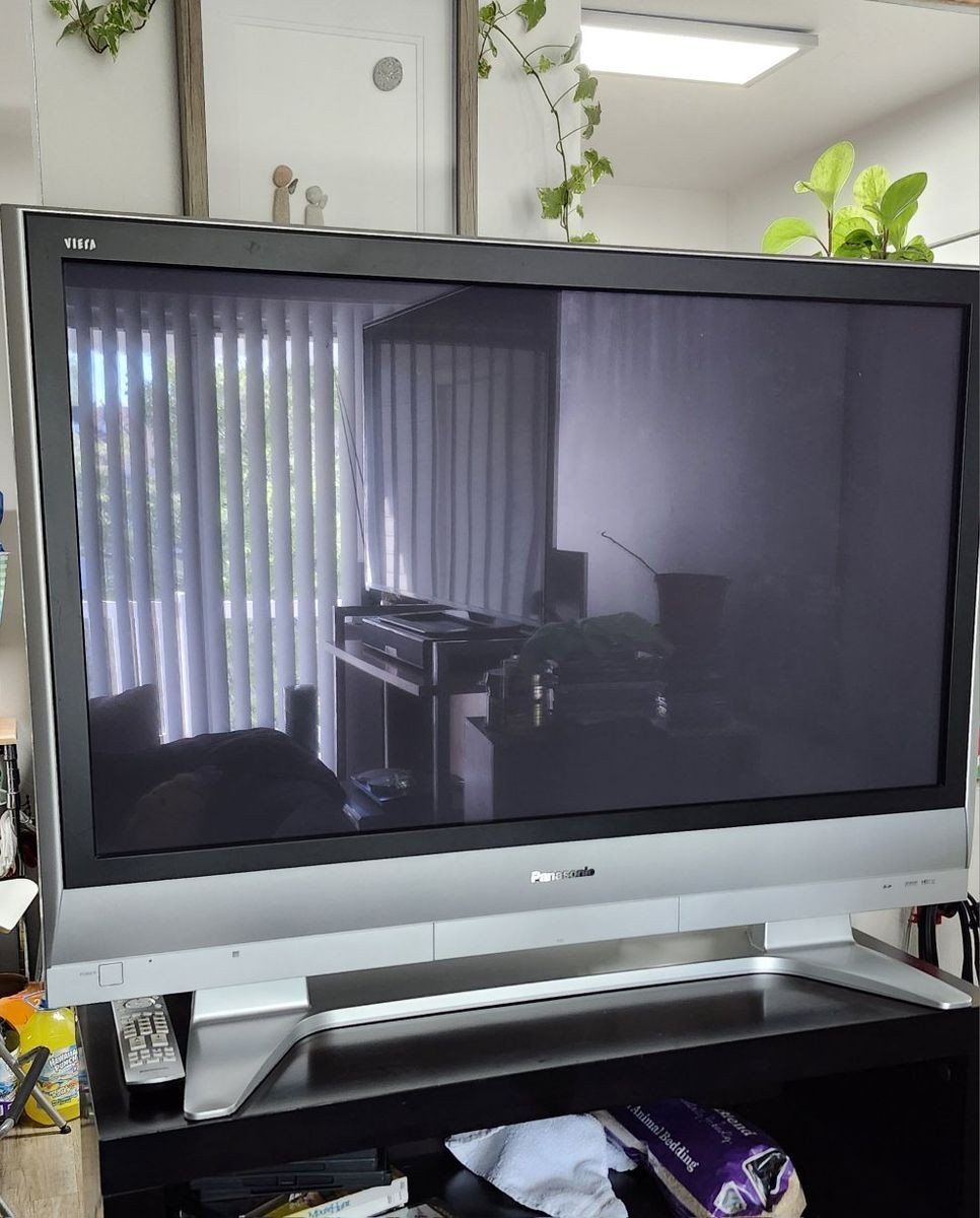 PANASONIC Viera TH-42PX60U 42 Inch Plasma HDTV with Remote