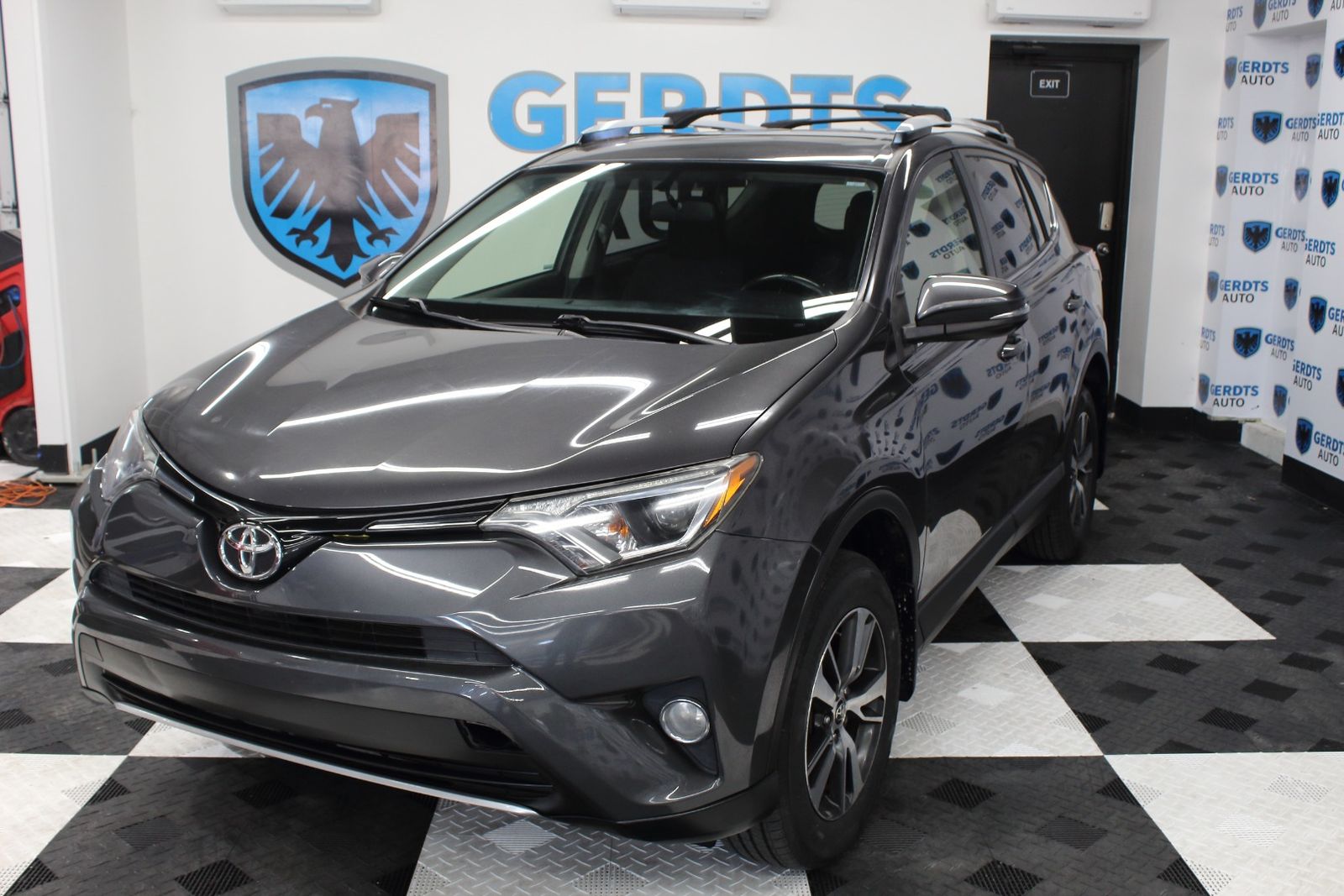 2016 TOYOTA RAV4 XLE