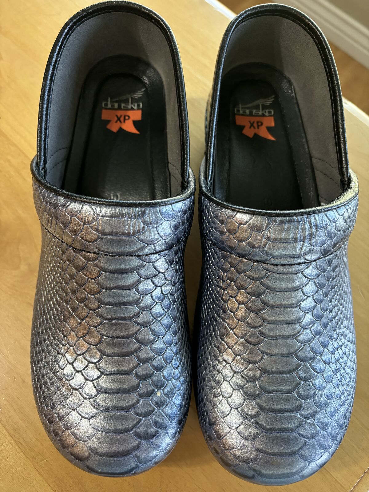 Dansko XP Pro Clog shoe size 40, 9.5-10