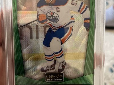 Connor McDavid O-Pee-Chee Platinum Holographic Hockey Card Oilers