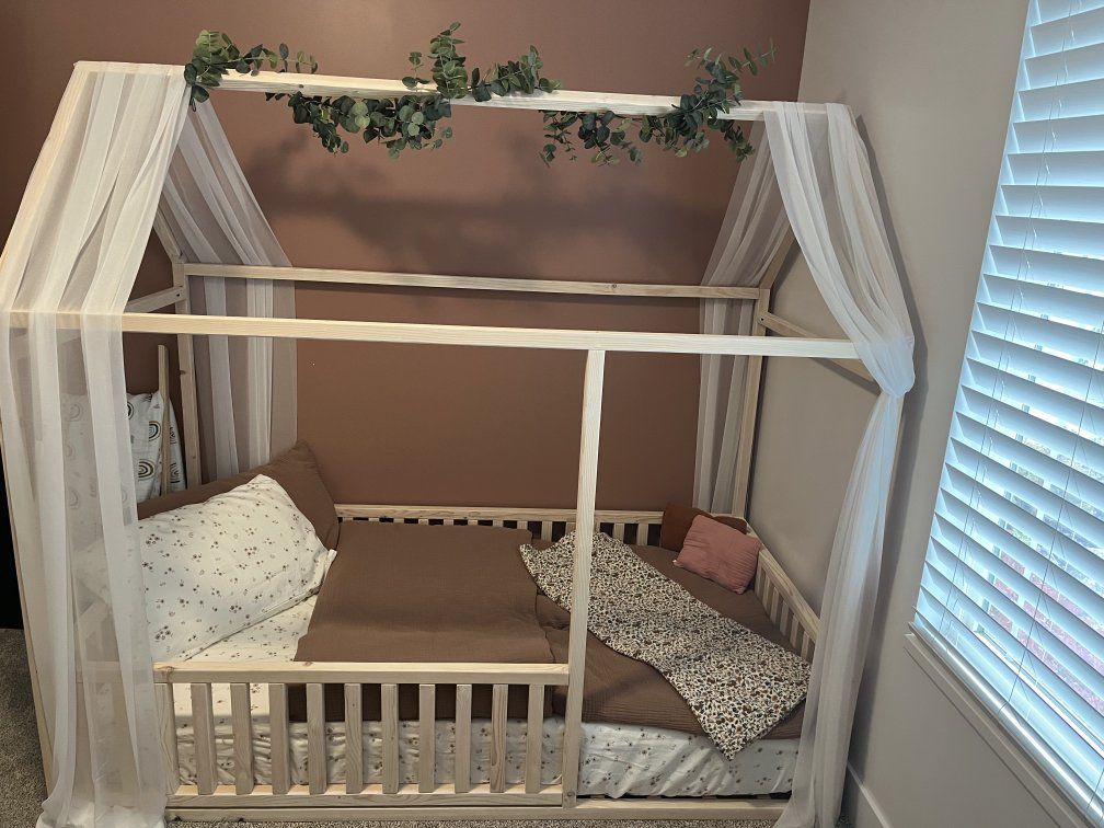 Twin Size House Style Kid Bed Frame