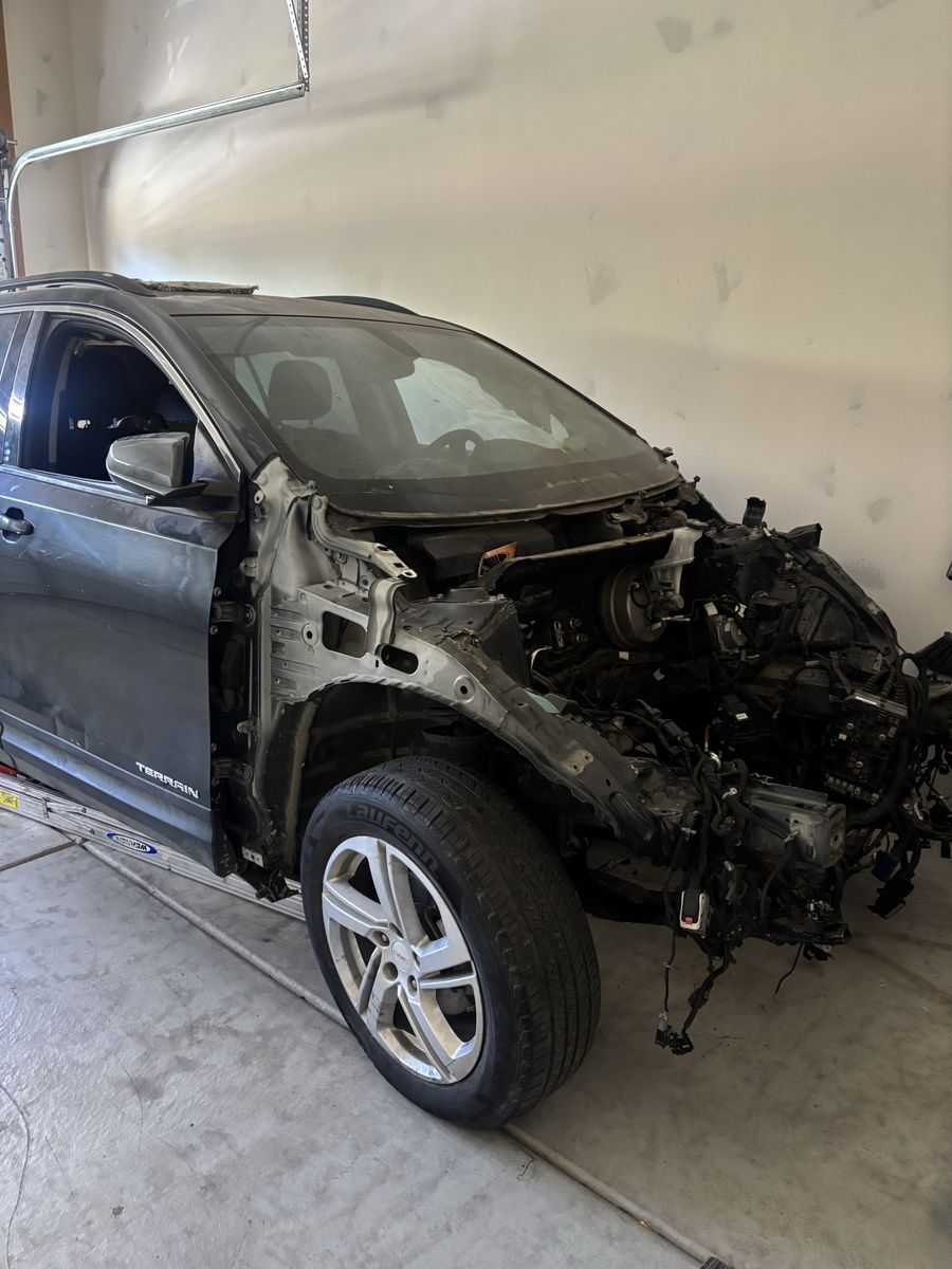 GMC Terrain SLE Non-Running Project Car for Parts or RestorationGMC