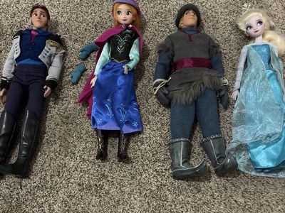 Dolls from Frozen