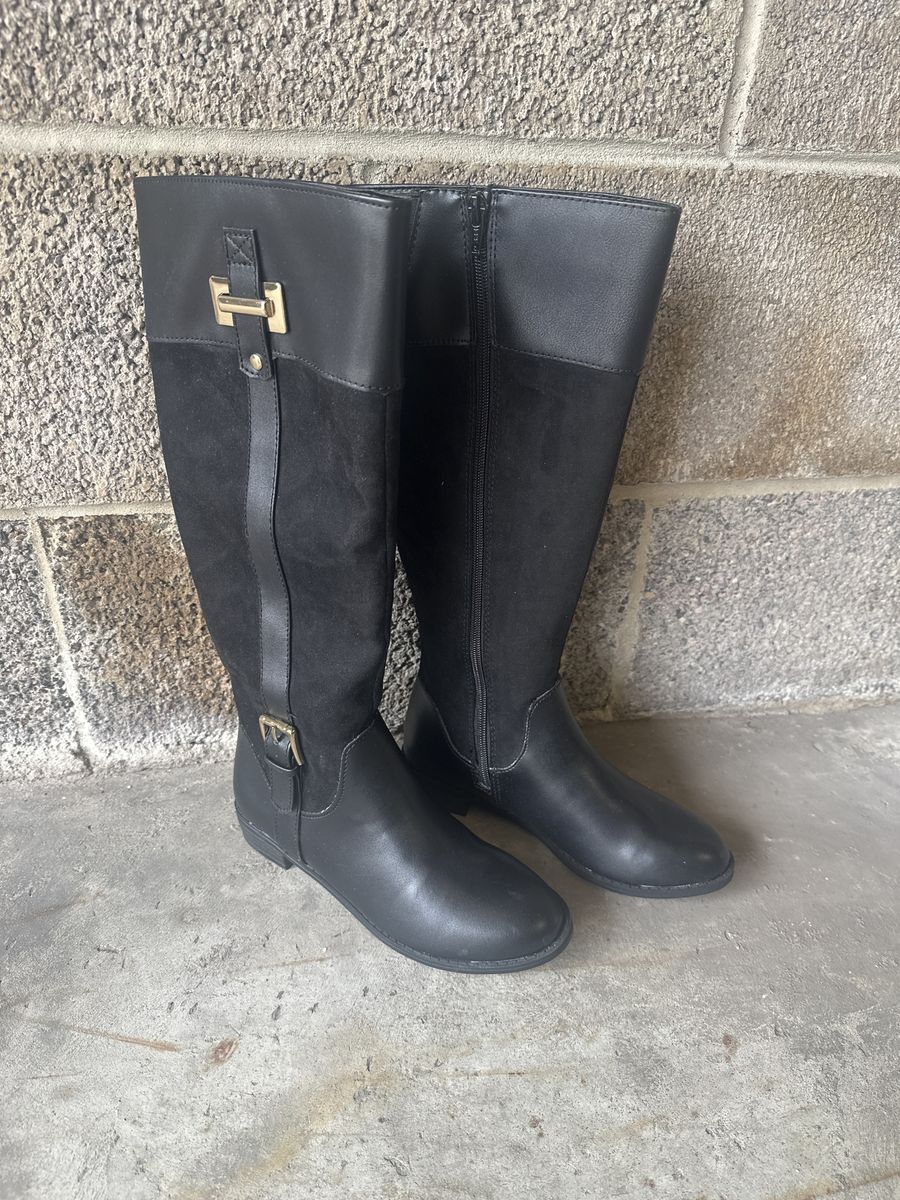Women's Black Knee-High Boots with Gold Buckle Detail - Size 5 M