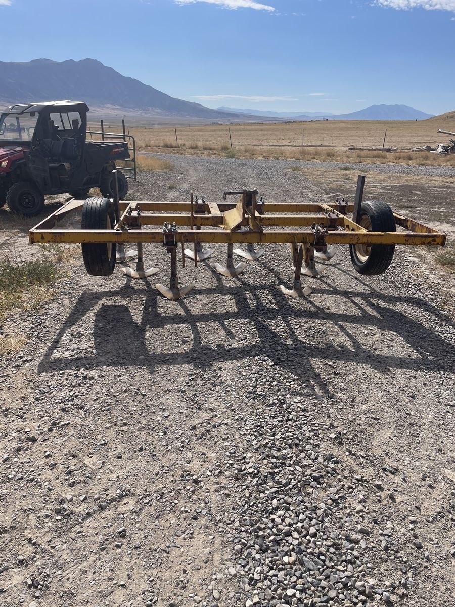 12 foot landoll chisel plow