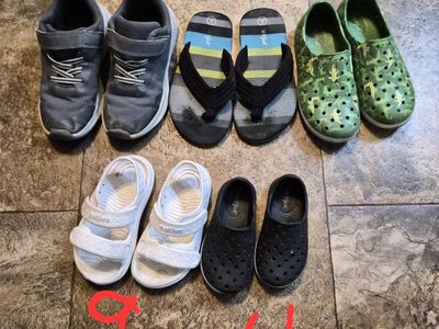 Toddler shoes $1 each pair