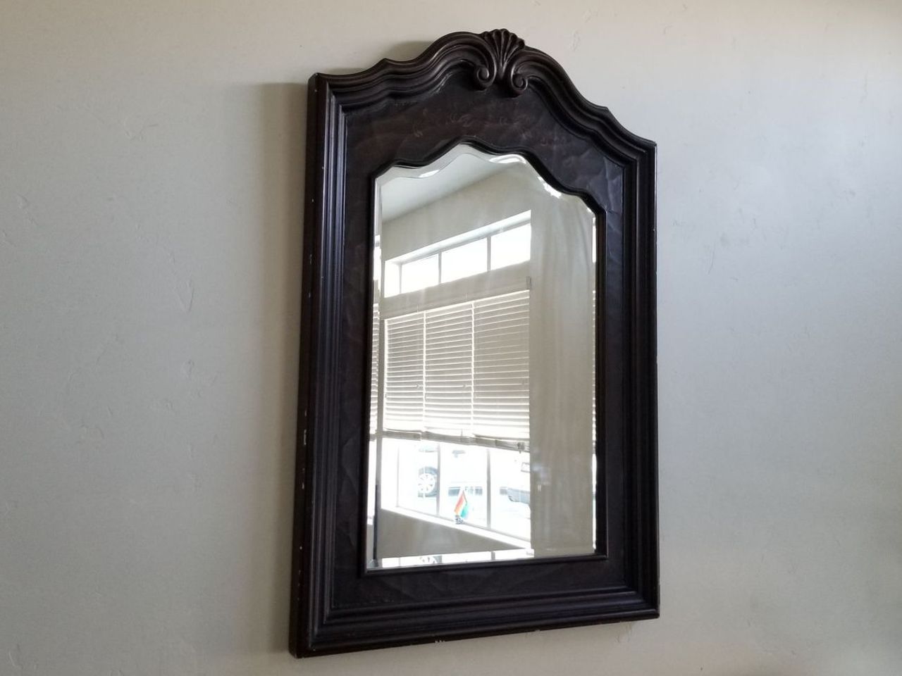 Main image 1