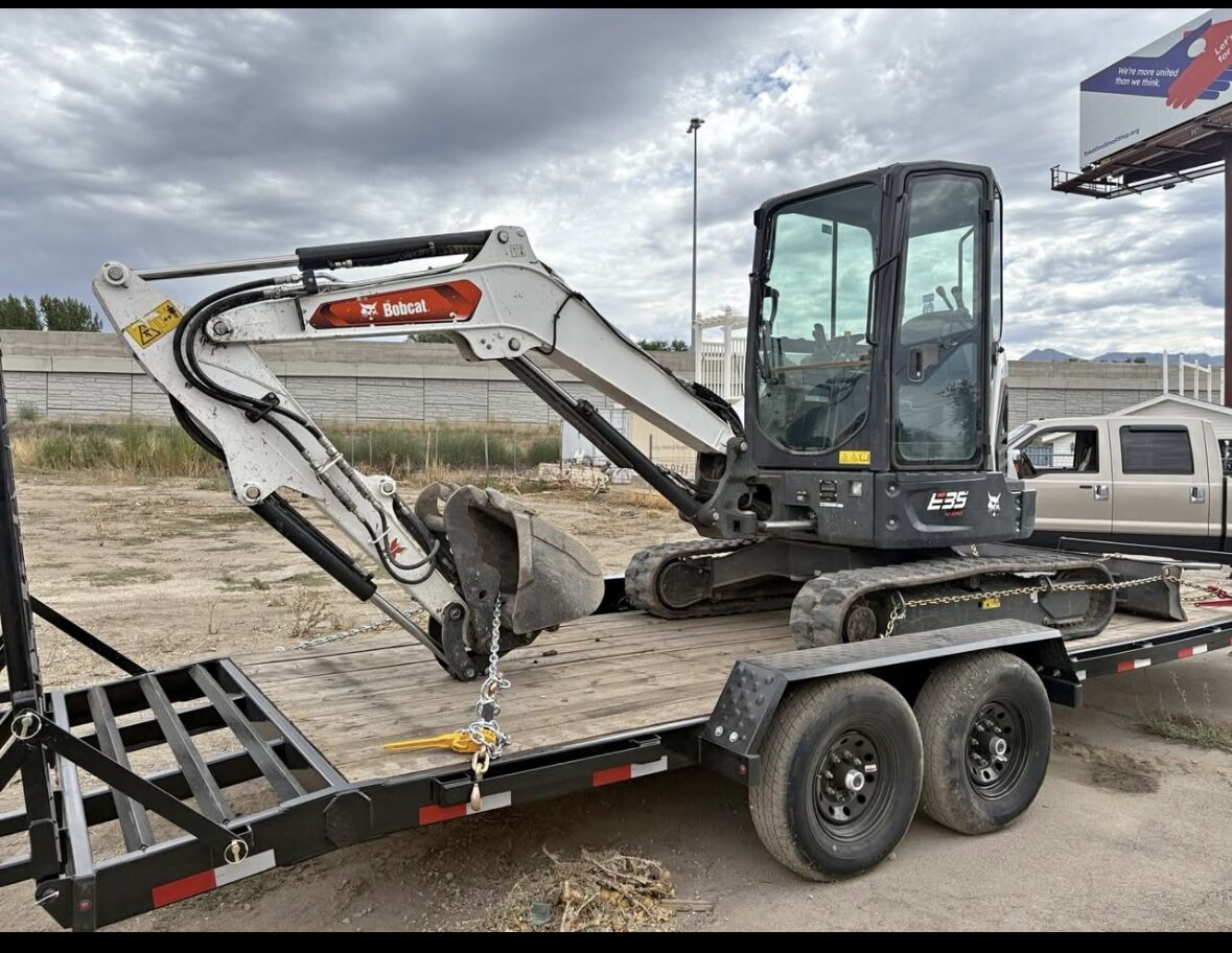 2023 Bobcat E35 Mini Excavator — Zero Tail Swing • Includes Bucket