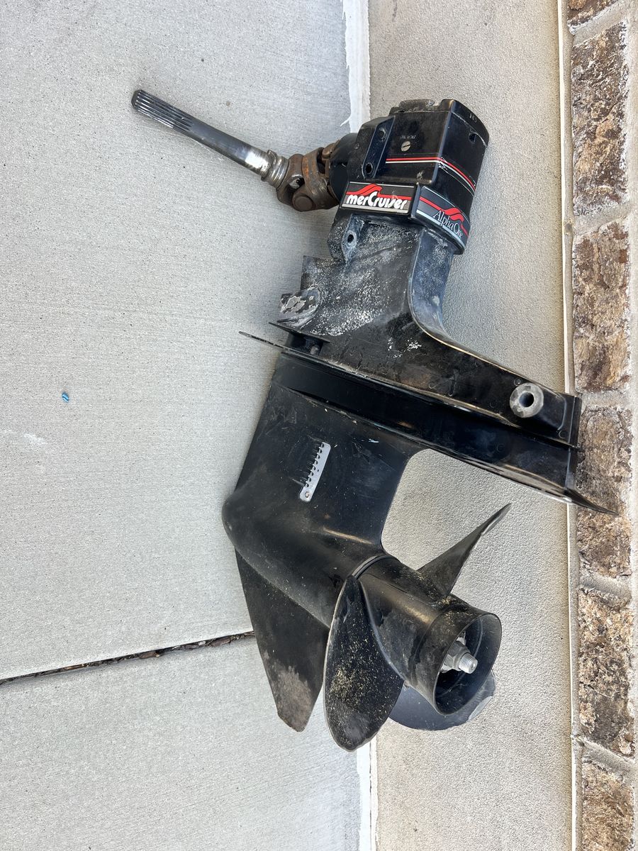 Mercruiser Alpha One Sterndrive Outdrive Unit - Complete with Propeller - Used