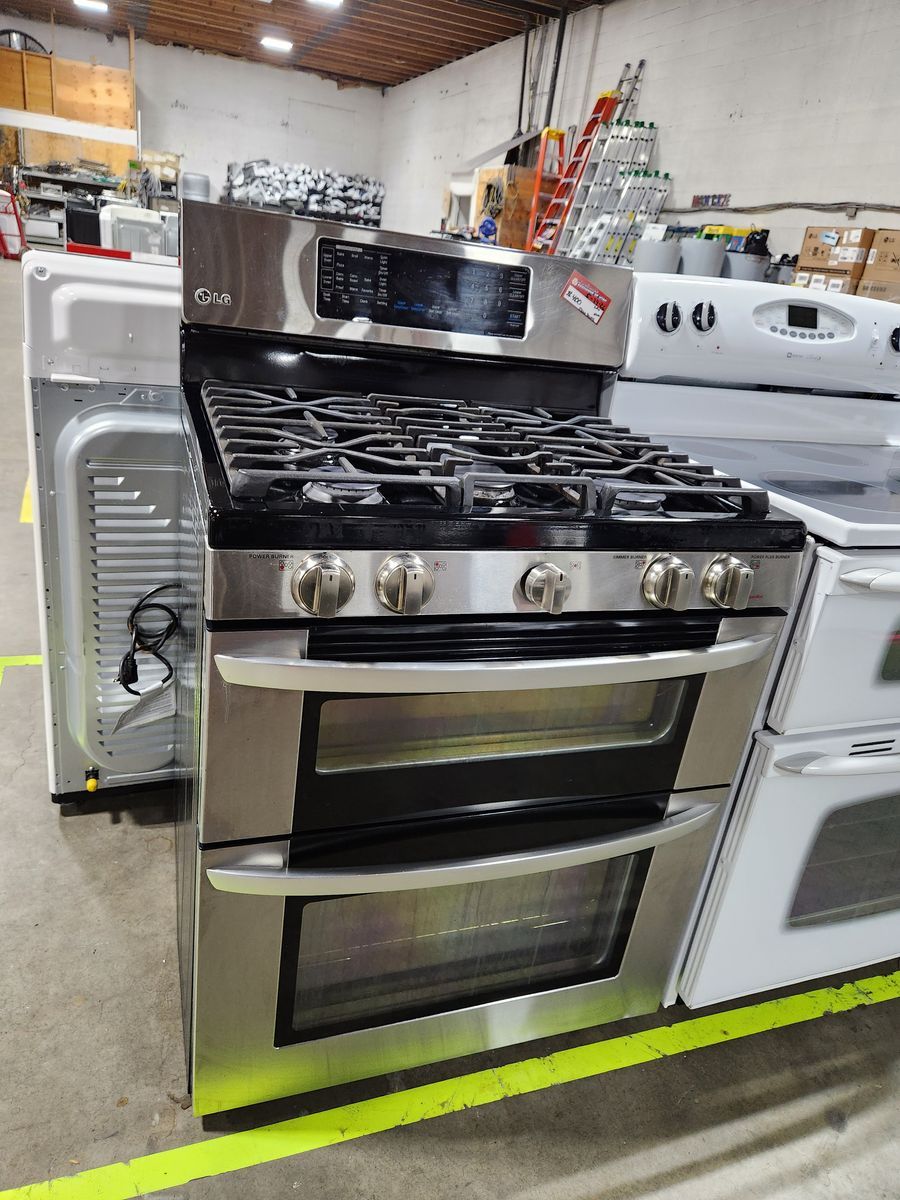 BEAUTIFUL LG STAINLESS STEEL 5 BURNER DOUBLE OVEN GAS RANGE! W-WARRANTY