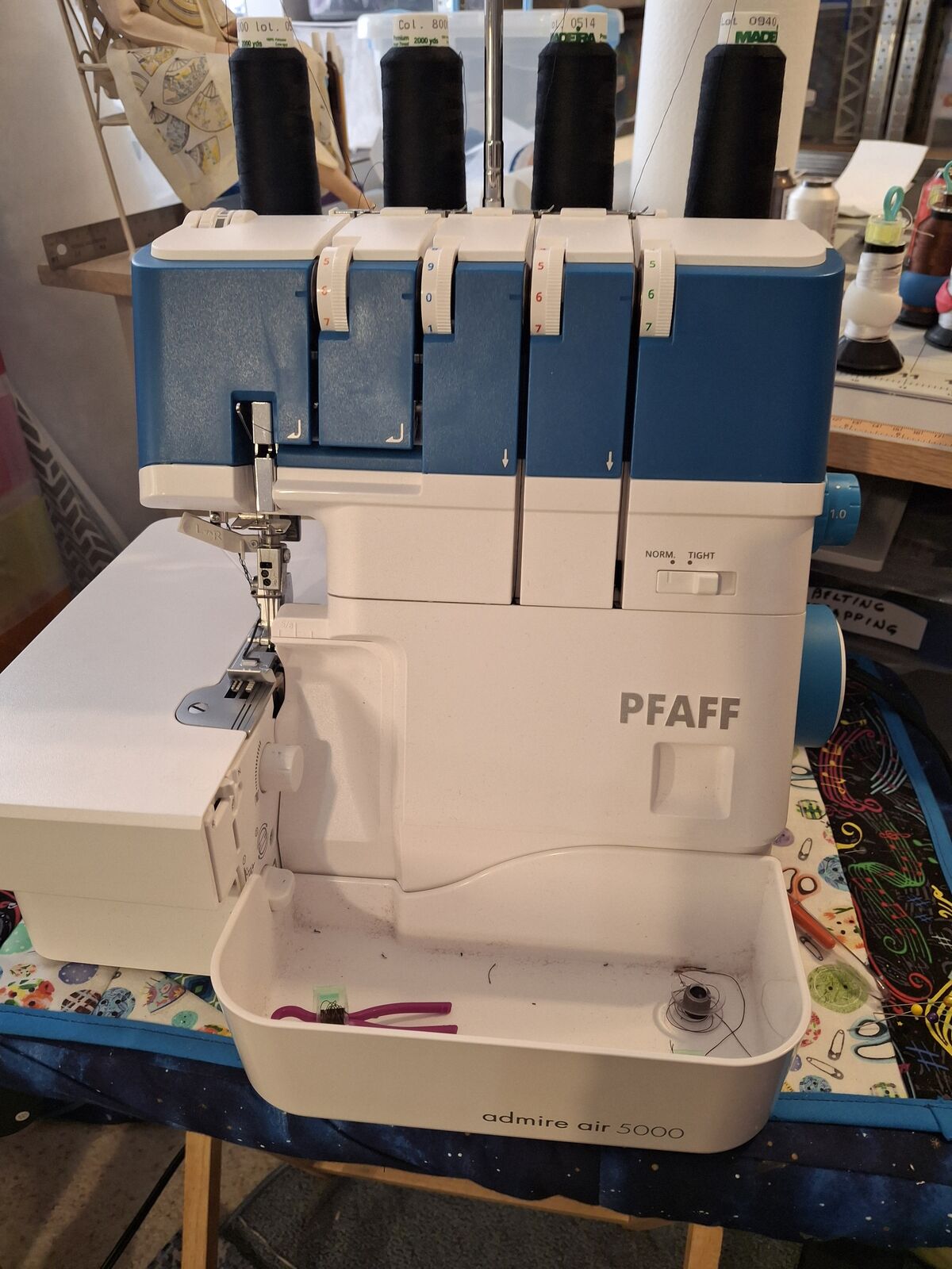 Pfaff Admire Air 5000 Serger