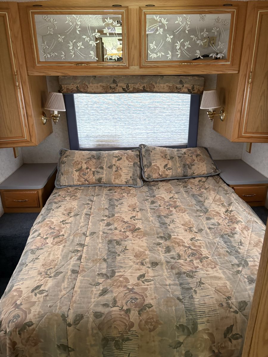 Main image 6