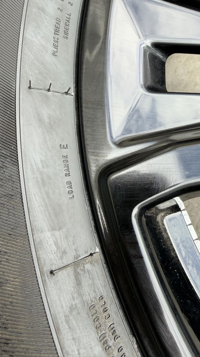Main image 10