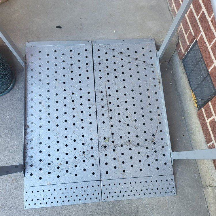 Aluminum Wheelchair Ramp with Handrails