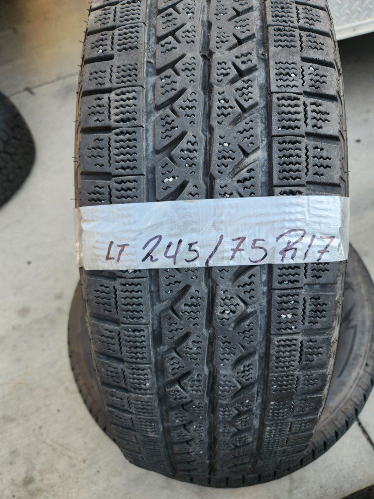 245/75r17 bridgestone blizzak 