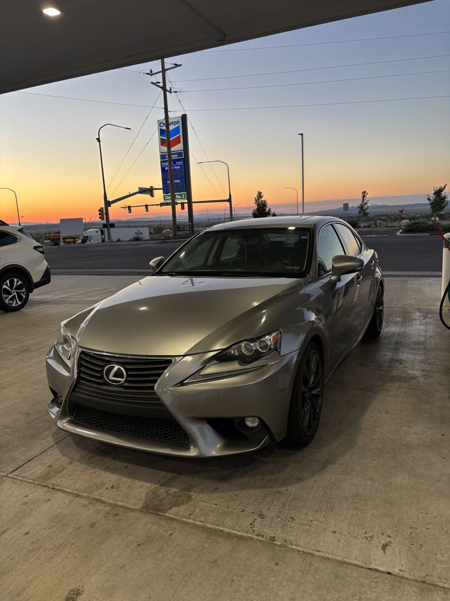 2015 Lexus IS Base